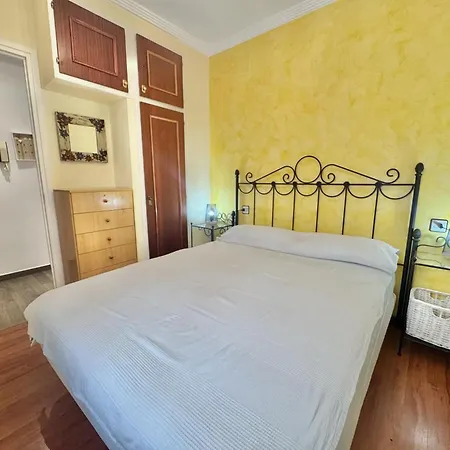 Proa Apartment Roses